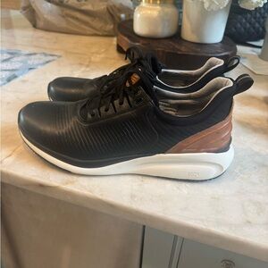 Men's Black and Brown Athletic Shoes